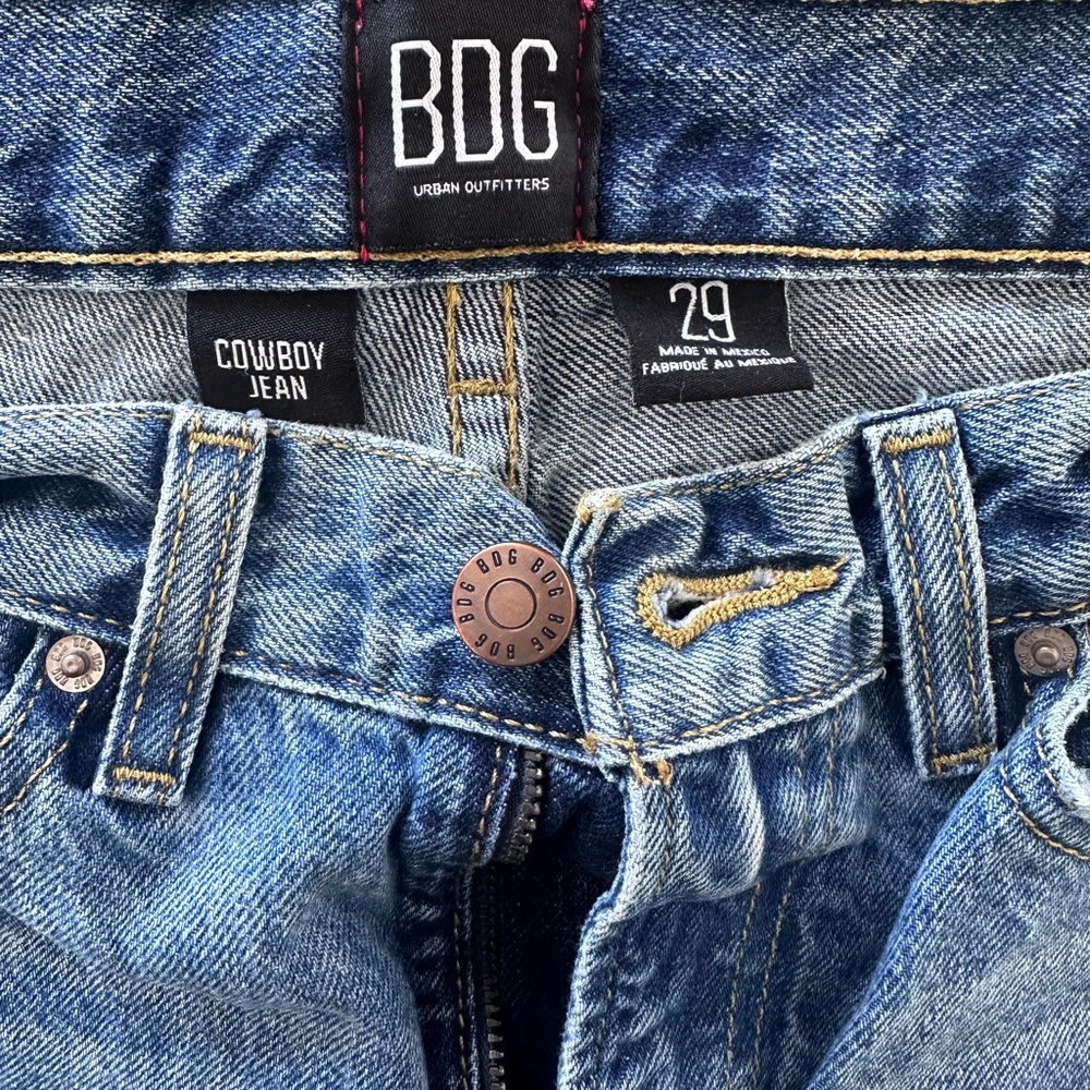 BDG Cowboy Straight Leg Blue Denim Jeans with Front Fly. Size 29